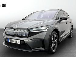 Grå Begagnad 2023 Skoda Enyaq iV SportLine SUV | 459 900 kr (Marknadspris)