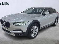 Silver Begagnad 2018 Volvo V90 CC SE Kombi | 314 000 kr (Marknadspris)