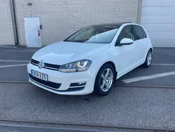 Vit Begagnad 2013 VW Golf VII Highline Halvkombi | 99 900 kr (Marknadspris)