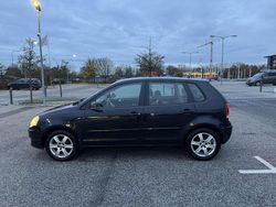 Svart Begagnad 2008 VW Polo Comfortline Halvkombi | 25 000 kr (Marknadspris)