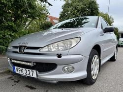 Grå Begagnad 2005 Peugeot 206 Halvkombi | 16 900 kr (Marknadspris)