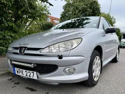 Grå Begagnad 2005 Peugeot 206 Halvkombi | 16 900 kr (Marknadspris)