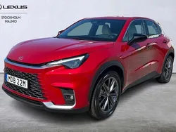 Röd Ny 2024 Lexus LBX SUV | 368 000 kr (Marknadspris)