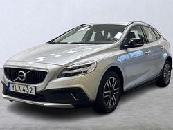 Silver Begagnad 2018 Volvo V40 CC Kombi | 204 900 kr (Marknadspris)