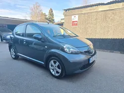 Mörkgrå Begagnad 2007 Toyota Aygo Halvkombi | 29 900 kr (Marknadspris)