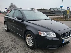 Svart Begagnad 2011 Volvo S40 Momentum Sedan | 54 900 kr (Marknadspris)