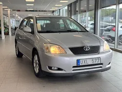 Silver Begagnad 2004 Toyota Corolla Halvkombi | 69 900 kr (Dyr)