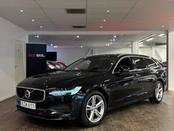 Svart Begagnad 2018 Volvo V90 Momentum Kombi | 214 900 kr (Marknadspris)
