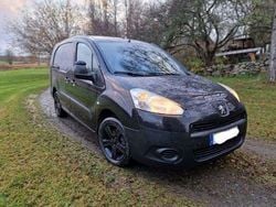 Svart Begagnad 2014 Peugeot Partner Van | 49 000 kr (Marknadspris)
