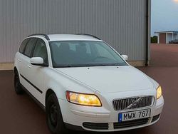 Vit Begagnad 2005 Volvo V50 Kombi | 24 000 kr (Marknadspris)