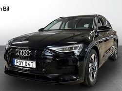 Svart Begagnad 2020 Audi e-tron Proline SUV | 289 800 kr (Marknadspris)