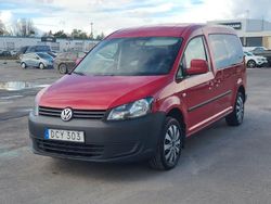 Röd Begagnad 2014 VW Caddy Maxi Life Life Minibuss | 95 000 kr