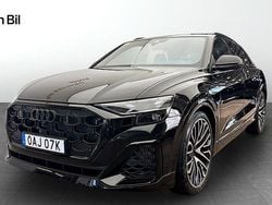 Svart (mytsvart metallic) Begagnad 2025 Audi Q8 Design SUV | 1 079 000 kr (Marknadspris)