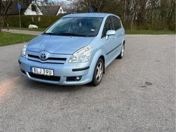 Blå Begagnad 2008 Toyota Corolla Verso Minibuss | 73 000 kr (Lite dyr)