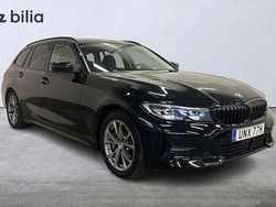 Svart Begagnad 2020 BMW 330e Sport Line Kombi | 269 000 kr (Bra pris)