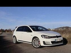 Vit Begagnad 2014 VW Golf VII GTI Halvkombi | 149 000 kr (Marknadspris)