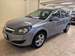 Grå Begagnad 2010 Opel Astra Kombi | 36 900 kr (Marknadspris)