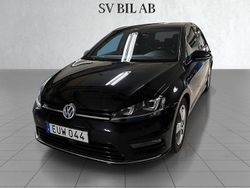 Svart Begagnad 2015 VW Golf VII R-line Halvkombi | 149 500 kr (Lite dyr)