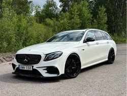 Vit Begagnad 2017 Mercedes E43 AMG AMG Sedan | 395 000 kr (Marknadspris)