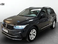 Grå (urano grey) Begagnad 2021 VW Tiguan SUV | 269 900 kr (Marknadspris)