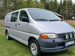 Silver Begagnad 2005 Toyota HiAce Minibuss | 80 000 kr