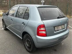 Grå Begagnad 2003 Skoda Fabia Halvkombi | 24 999 kr (Marknadspris)