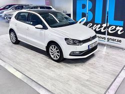 Vit Begagnad 2015 VW Polo Halvkombi | 89 000 kr (Marknadspris)