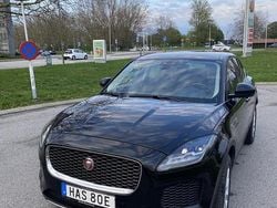 Svart Begagnad 2019 Jaguar E-Pace SUV | 270 000 kr (Marknadspris)