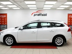 Vit Begagnad 2013 Volvo V60 Momentum Kombi | 119 500 kr (Marknadspris)