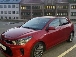 Röd Begagnad 2017 Kia Rio 2 Halvkombi | 90 000 kr (Marknadspris)