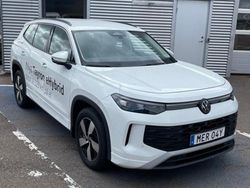 Vit Begagnad 2025 VW Tayron Life SUV | 545 000 kr (Marknadspris)