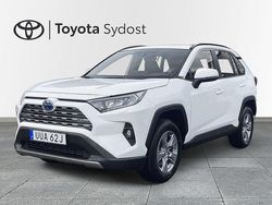 Vit Ny 2025 Toyota RAV4 Hybrid Active SUV | 434 900 kr (Marknadspris)