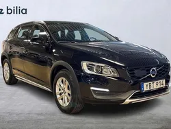 Svart Begagnad 2016 Volvo V60 CC Business Edition Kombi | 199 900 kr (Bra pris)