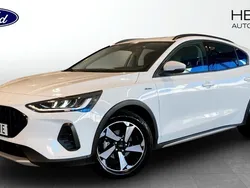 Vit (white) Begagnad 2024 Ford Focus Active Halvkombi | 244 900 kr (Marknadspris)