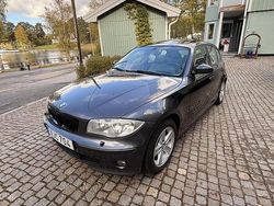 Grå Begagnad 2006 BMW 120 Advantage Halvkombi | 55 000 kr (Marknadspris)