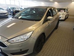Grå Begagnad 2015 Ford Focus Trend Kombi | 79 000 kr (Bra pris)