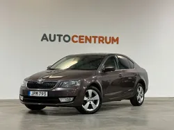 Mörkbrun (brun) Begagnad 2013 Skoda Octavia Elegance Halvkombi | 79 900 kr (Marknadspris)