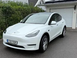 Vit Begagnad 2023 Tesla Model Y Long Range AWD SUV | 395 000 kr