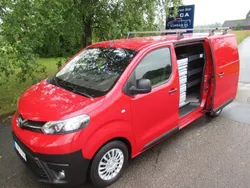 Röd Begagnad 2022 Toyota Proace Van | 265 000 kr (Bra pris)