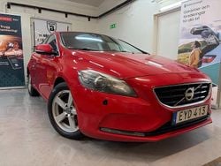 Röd Begagnad 2014 Volvo V40 Halvkombi | 69 000 kr (Marknadspris)