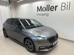 Grå (graphite grey metallic) Begagnad 2024 Skoda Fabia Monte Carlo Halvkombi | 234 400 kr (Marknadspris)