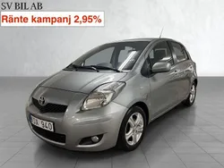 Grå Begagnad 2010 Toyota Yaris Halvkombi | 84 900 kr (Marknadspris)