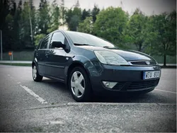 Grå Begagnad 2005 Ford Fiesta Halvkombi | 27 500 kr (Marknadspris)