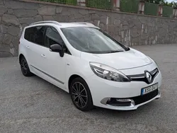 Vit Begagnad 2013 Renault Grand Scénic III Bose Edition Minibuss | 90 000 kr (Lite dyr)