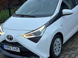 Begagnad 2021 Toyota Aygo Halvkombi | 95 000 kr (Bra pris)