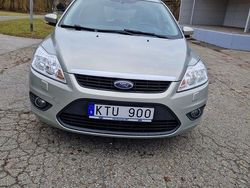 Grå Begagnad 2010 Ford Focus Halvkombi | 43 000 kr (Lite dyr)