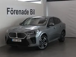 Grå Begagnad 2024 BMW iX2 M Sport SUV | 489 000 kr (Superpris)