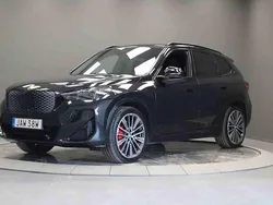 Svart Begagnad 2024 BMW iX1 SUV | 599 000 kr