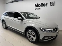 Vit (pure white) Begagnad 2020 VW Passat Alltrack Kombi | 264 900 kr (Marknadspris)