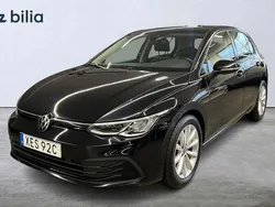 Svart Begagnad 2021 VW Golf VIII Halvkombi | 195 000 kr (Marknadspris)